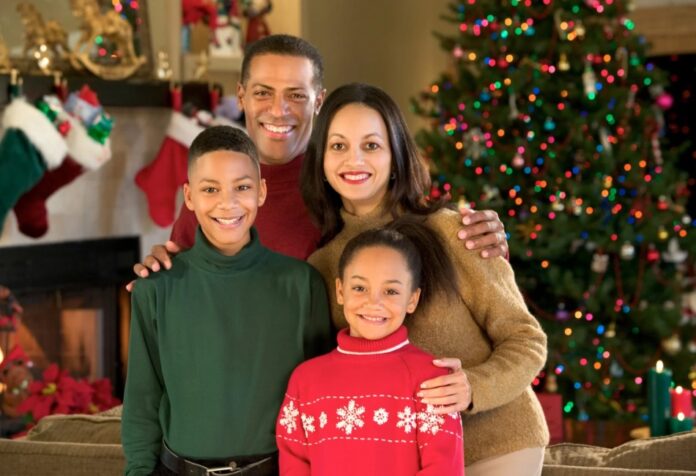 Representación cristiana del festejo del nacimiento de Jesús como símbolo de la encarnación y la fe compartida en Navidad.